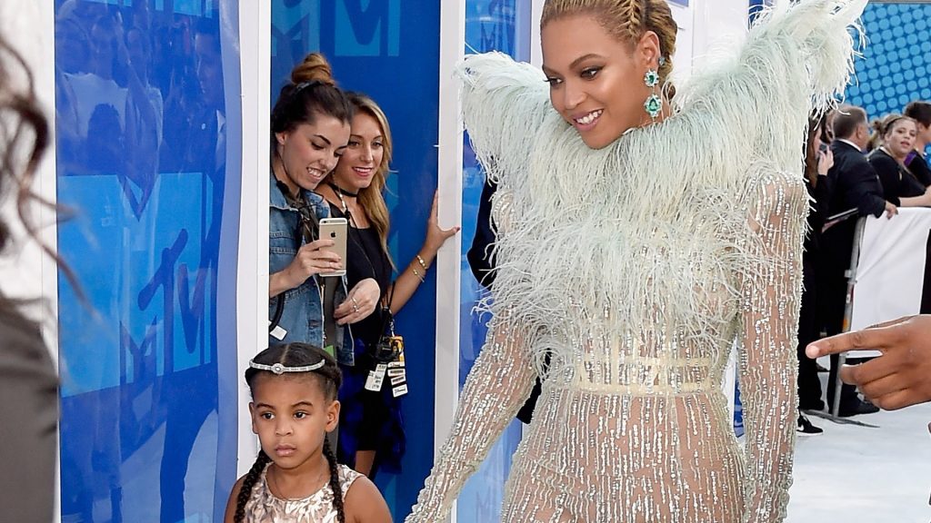 Beyonce in a HUGE Legal Battle over Blue Ivy!