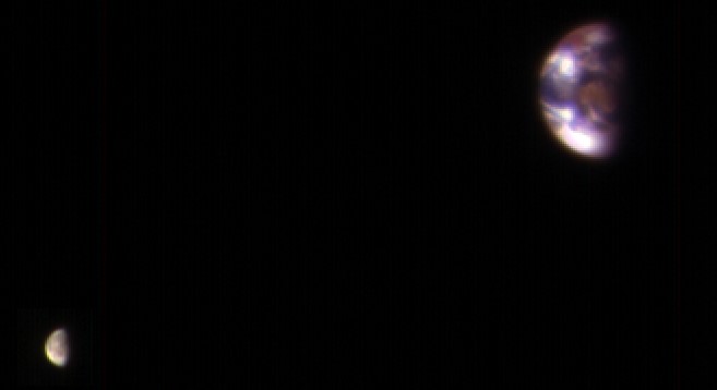 NASA Captures Amazing View of Earth from Mars