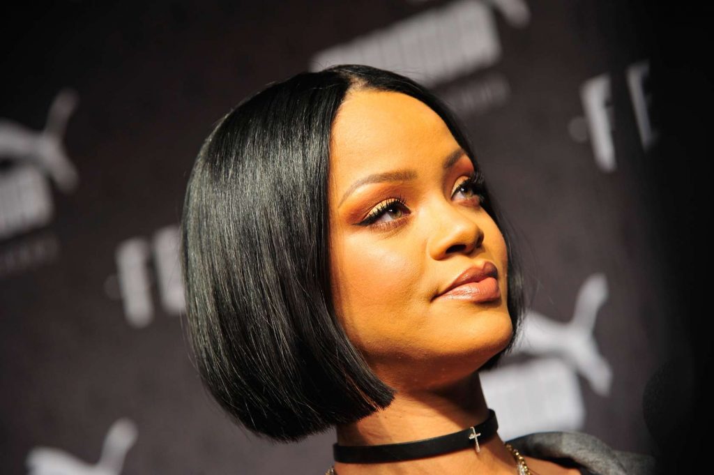 Rihanna Reacts to Racist Fan saying She Looks Better White