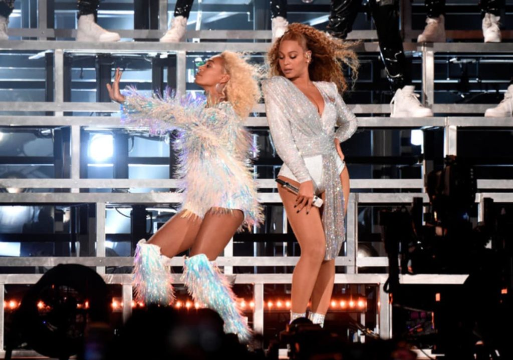 Beyoncé and Solange Falls on Stage