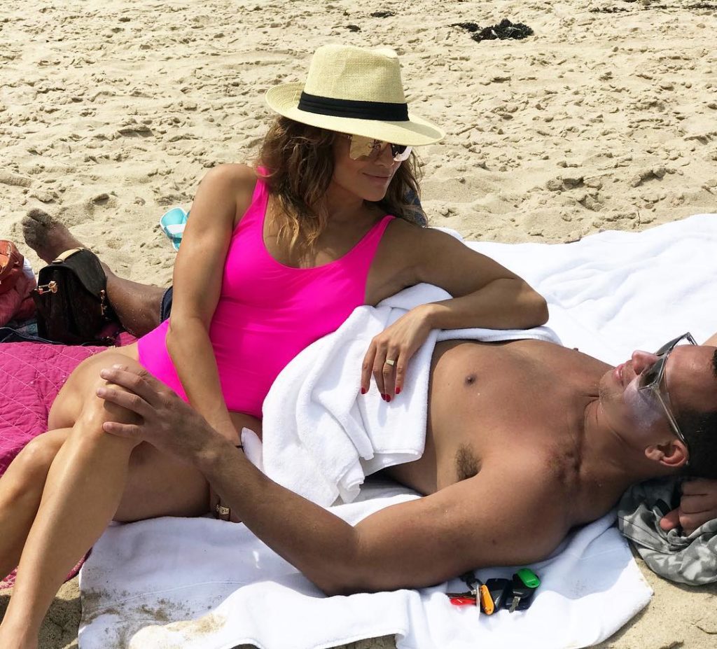 Alex Rodríguez & Jennifer Lopez Beach pre Birthday Live 2018