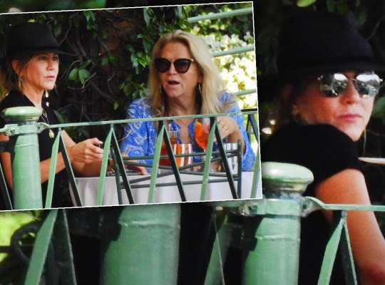 Jennifer Aniston stays cool in Italy despite Brad Pitt Rumors