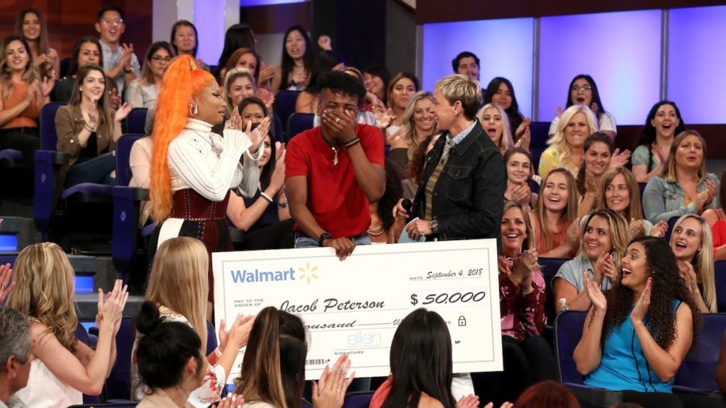 Nicki Minaj Shocks deserving College Students by Helping Pay off their Loans