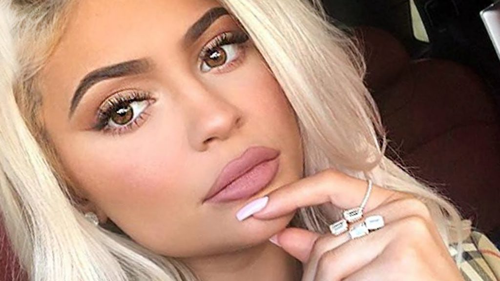 Kylie Jenner & Khloe Kardashian Planning Joint Pregnancy?