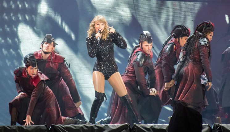 Taylor Swift – Bad Blood / Should’ve Said No # AT&T Stadium, Arlington