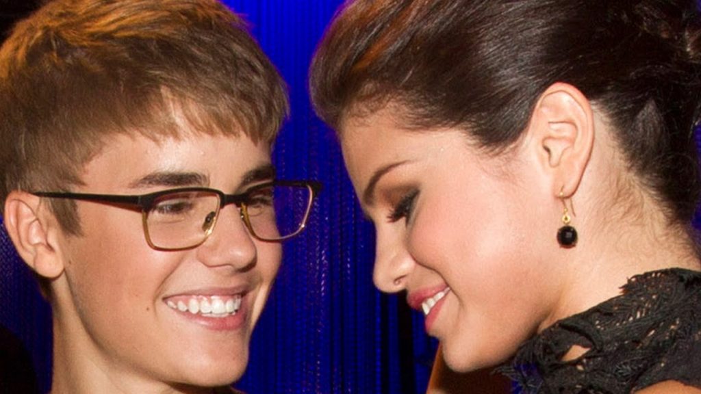 Selena Gomez reacts to Justin Bieber admitting he still loves her!!